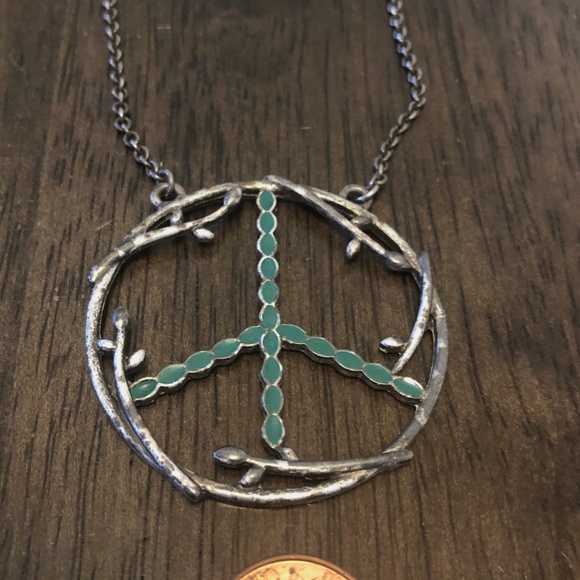 Floral peace sign necklace - Picture 2 of 2